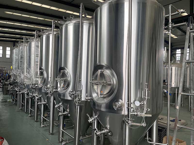Tanque de fermentación de cervecería Bolivia 3000L1