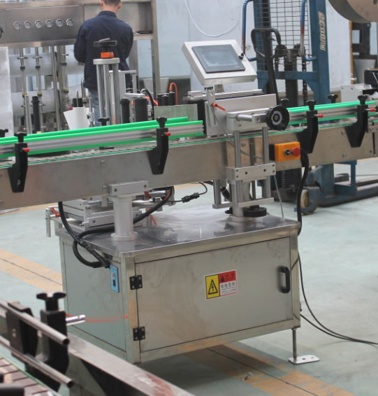 Automatic two side self-adhesive labeling machine