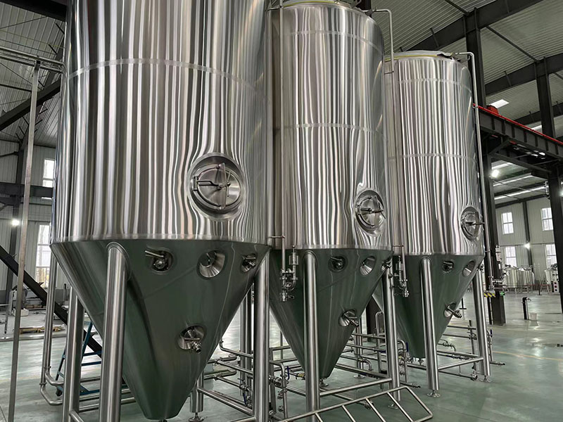 commercial brewery fermenter-s